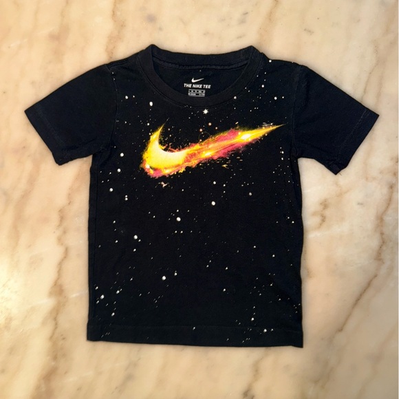 Kids Nike xs (4) Tee shirt with Fiery Swoosh - Picture 1 of 5